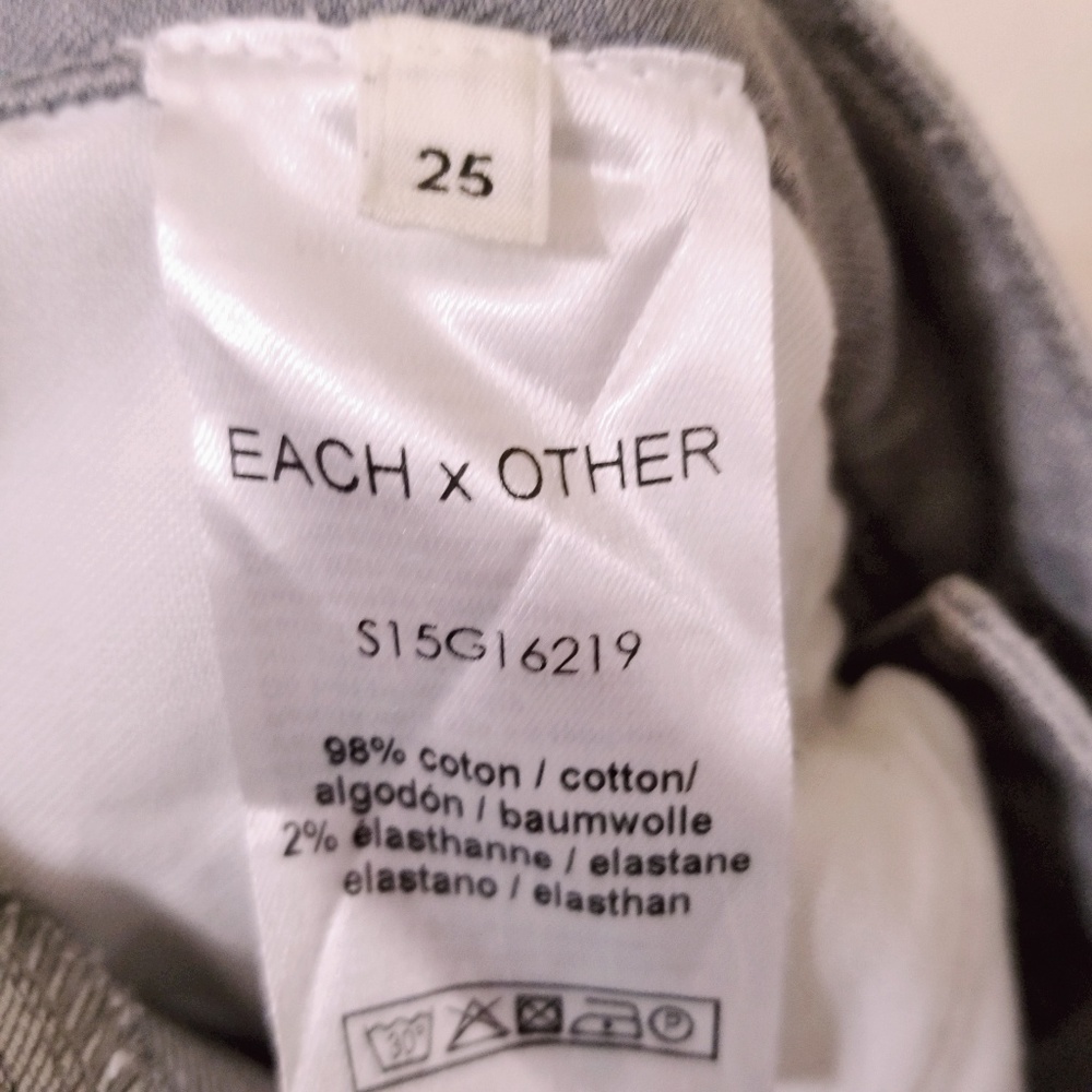 Distressed Gray Moto Skinny Legging Jeans - Picture 8 of 8